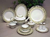 Столовый сервиз на 12 персон Cornucopia Yellow